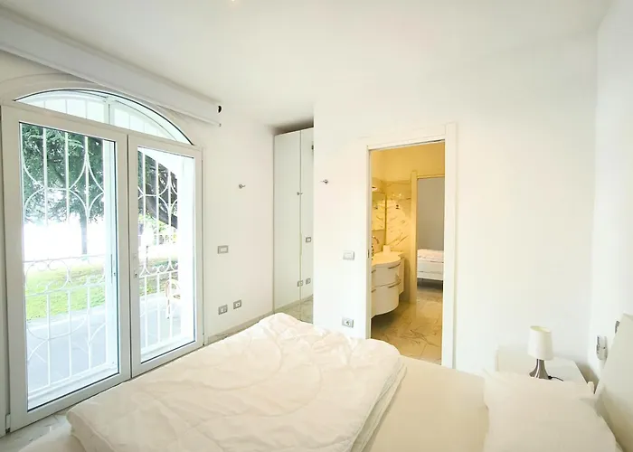 Villa Casa Blanca Lesa